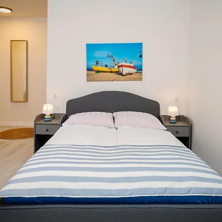 Wakacyjny / Dookola Swiata Rewal